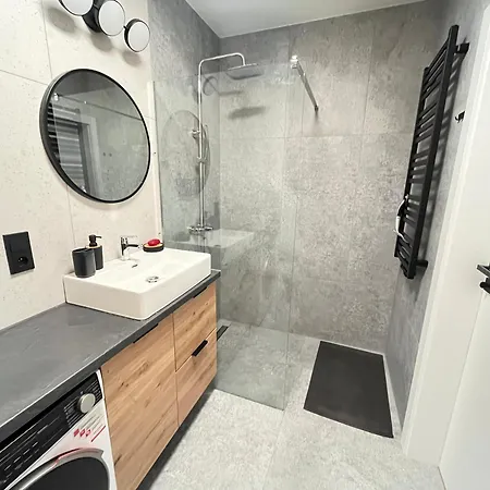 Apartamento Piękny, Nowy Leśnych Skrzatów W Poznaniu